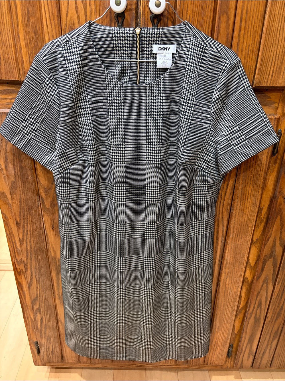 DKNY Black and White Plaid Short-Sleeve Sheath Dress Size 14